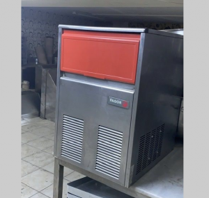 HURDA KONTEYNER SATAN YERLER HURDA KARAVAN 5 otellerin restoranların vazgeçilmezi: 2.el buz makinesi
