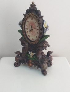 Defolu teşhir elbise dolabı toptan outlet 2 Kapaklı gardırop elbise dolabı 4 Biblo vintage masa saati dekoratif şık masa saati