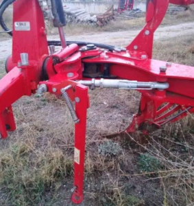 İKİNCİ EL KALIP BUZ KIRMA MAKİNESİ (Endüstriyel sanayi tipi) 6 ikinci el 4 lu dönerli pulluk sağlam kaliteli kesinlikle kırılma yapmaz